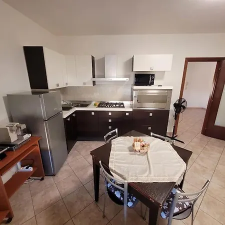 Sorso, 18km Di Spiagge Low-cost *