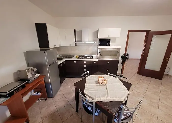 Sorso, 18km Di Spiagge Low-cost *